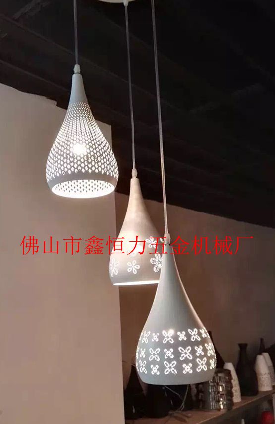 立體蝕刻機裝車發貨！
