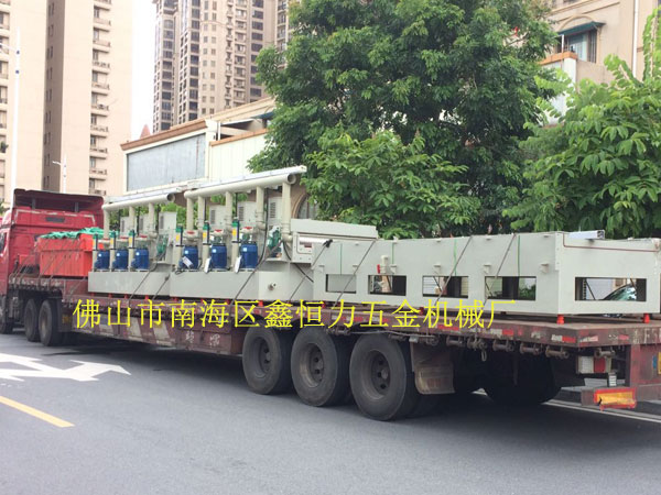 不銹鋼鍋片蝕刻機(jī)裝車(chē)發(fā)貨！